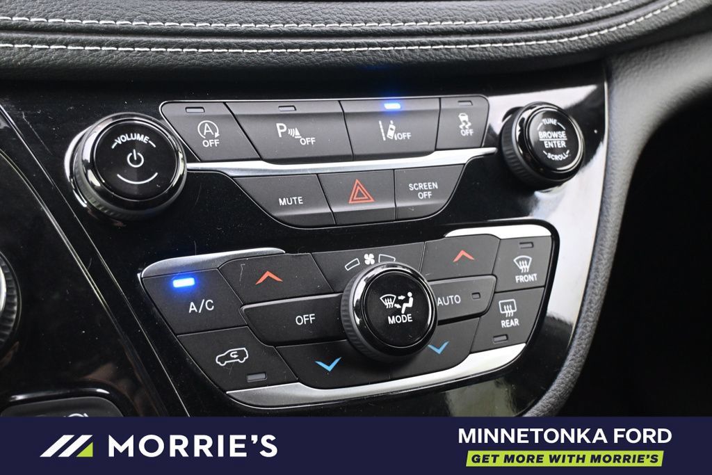 Used 2026 Chrysler Pacifica Select w/ S Appearance Package FWD image 31