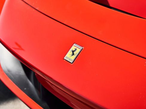 Used 2023 Ferrari F8 Tributo image 7