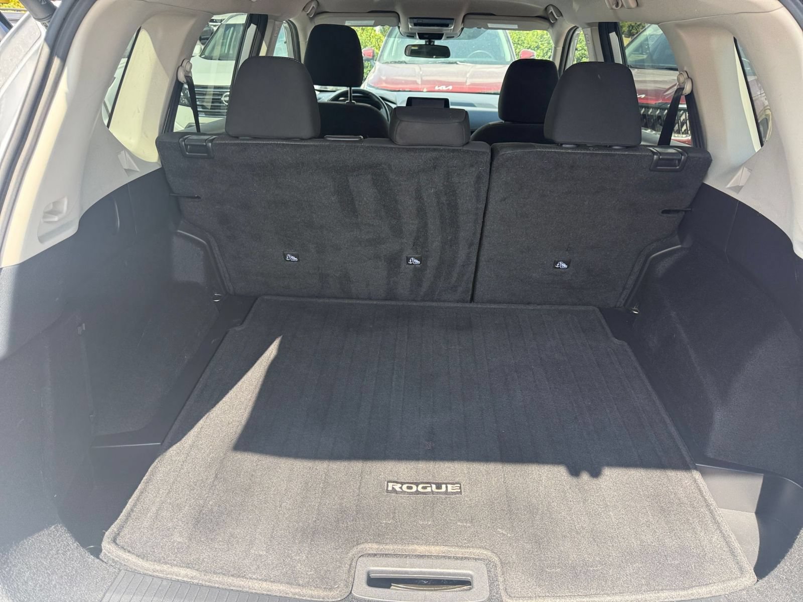 Used 2025 Nissan Rogue SV AWD/4WD image 29