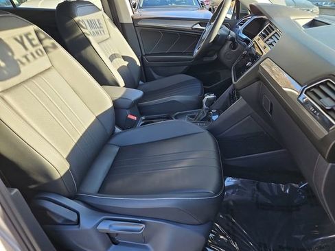 Used 2023 Volkswagen Tiguan SE w/ Panoramic Sunroof Package image 20