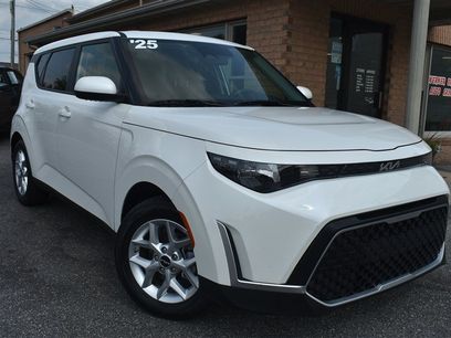 Used 2025 Kia Soul LX w/ LX Technology Package