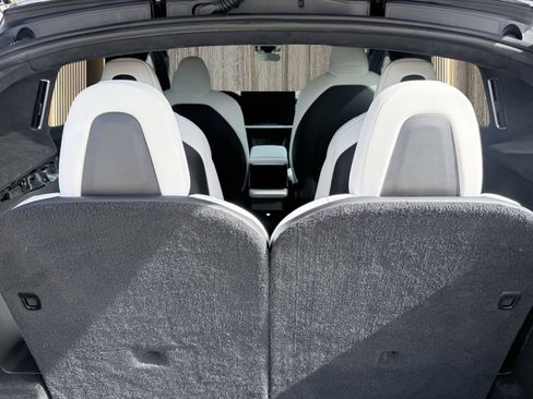 Used 2023 Tesla Model X image 13