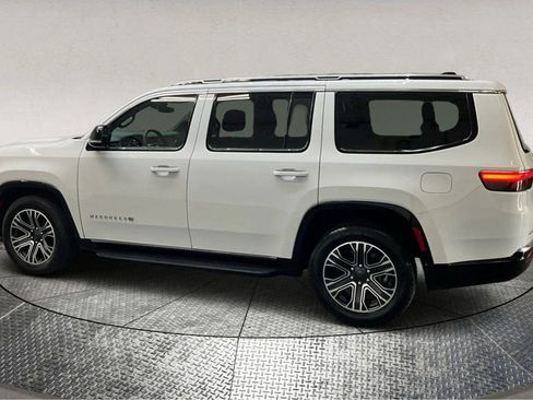 Used 2024 Jeep Wagoneer Series II w/ Flexible Seating Group image 5