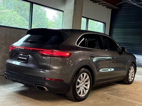 Used 2023 Porsche Cayenne AWD/4WD image 8
