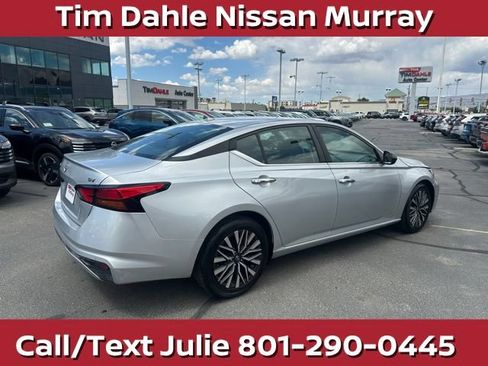 Used 2024 Nissan Altima 2.5 SV FWD image 12