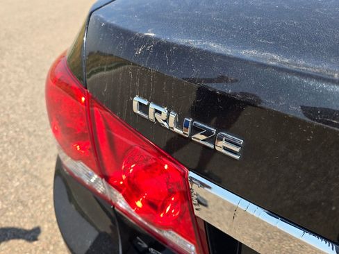 Used 2016 Chevrolet Cruze LT FWD image 10