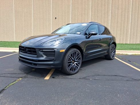 Certified 2026 Porsche Macan AWD/4WD image 1