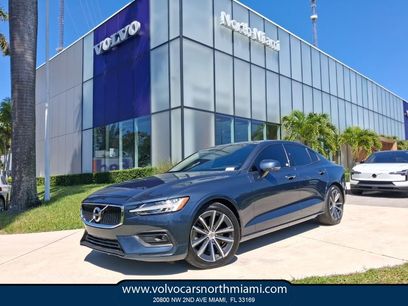 Used 2021 Volvo S60 T5 Momentum