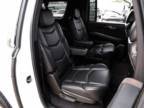 Used 2020 Cadillac Escalade ESV Platinum image 36