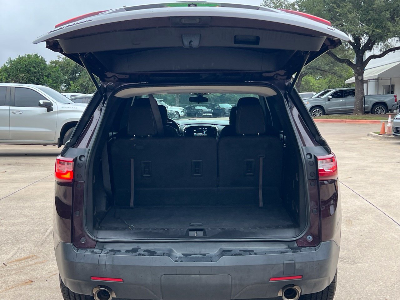 Used 2018 Chevrolet Traverse LT w/ LPO, Cargo Package FWD image 23