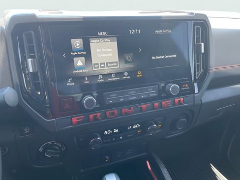 Used 2025 Nissan Frontier PRO-4X AWD/4WD image 11
