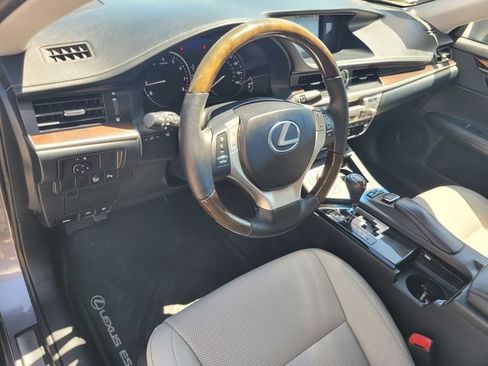 Used 2014 Lexus ES 350 w/ Premium Package FWD image 9