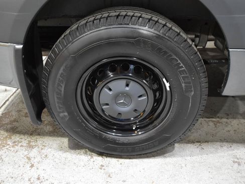Used 2023 Mercedes-Benz Sprinter 2500 image 56