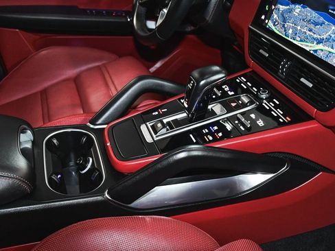 Used 2023 Porsche Cayenne Turbo S image 69