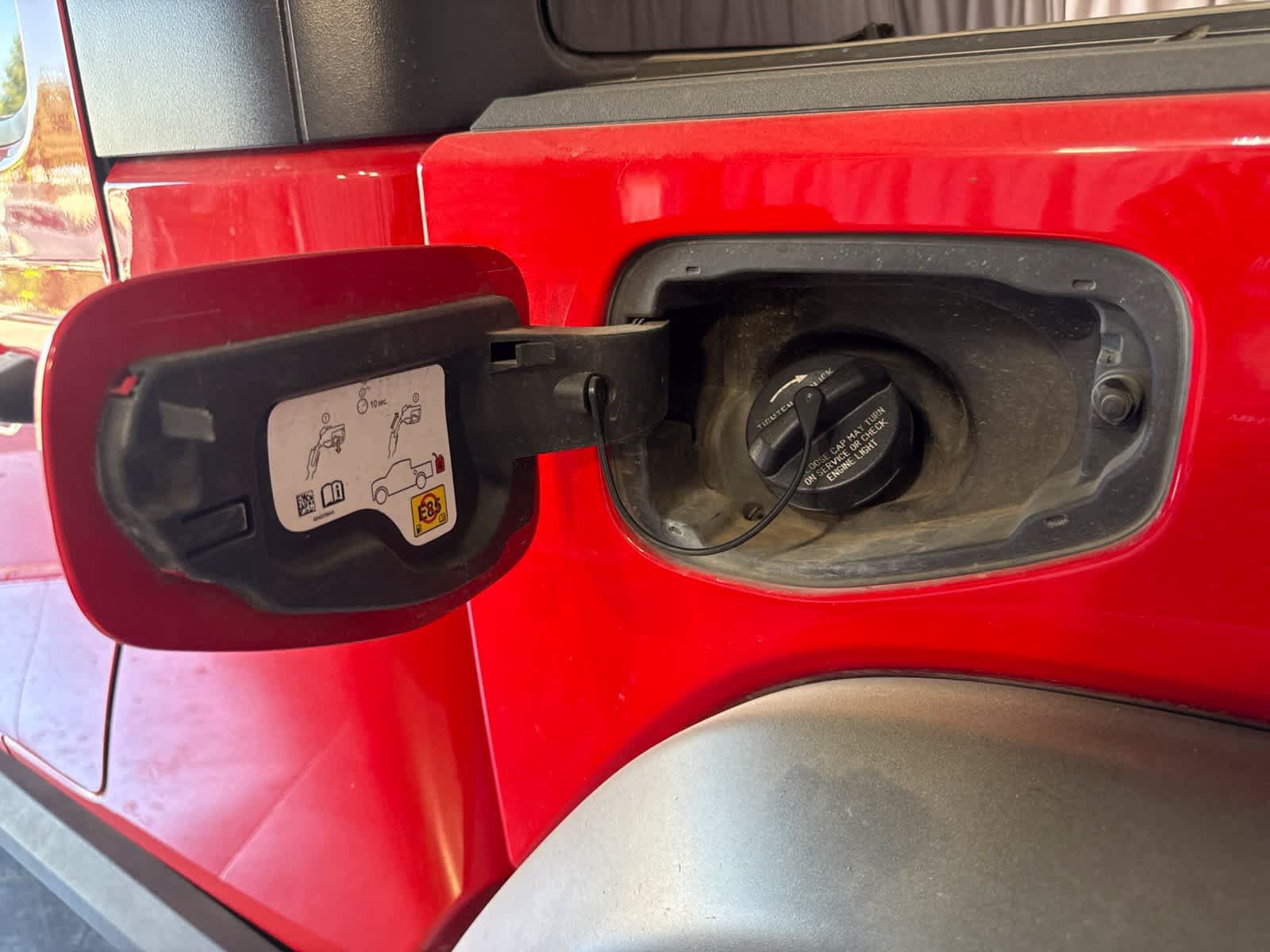 Used 2021 Jeep Gladiator Rubicon w/ LED Lighting Group AWD/4WD image 12