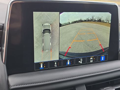 Used 2022 Chevrolet Tahoe Z71 w/ Luxury Package image 17