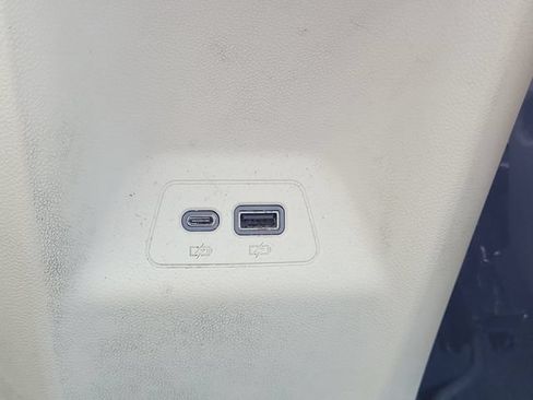 Used 2021 Buick Envision Essence AWD/4WD image 15