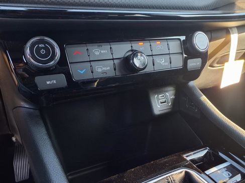 New 2026 Jeep Compass Altitude AWD/4WD image 14