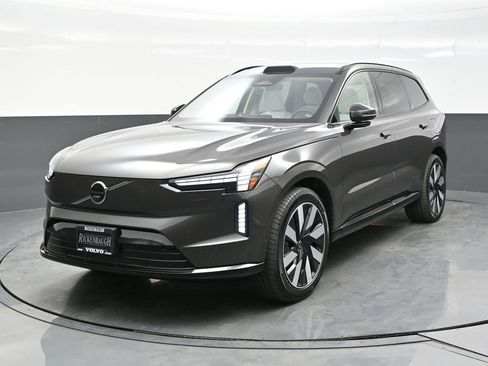 New 2025 Volvo EX90 Ultra image 2
