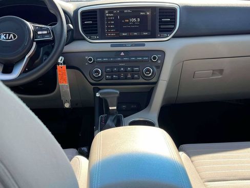Used 2020 Kia Sportage LX w/ LX Popular Package FWD image 3