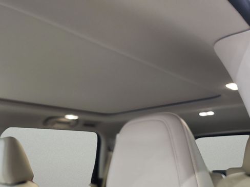 Used 2025 Nissan Armada Platinum AWD/4WD image 12