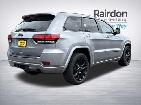 Used 2019 Jeep Grand Cherokee Altitude AWD/4WD image 7