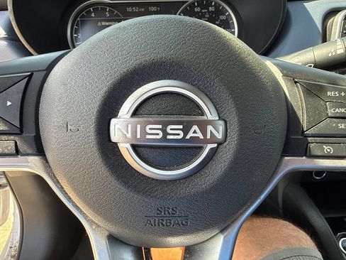 Used 2023 Nissan Versa SV FWD image 27