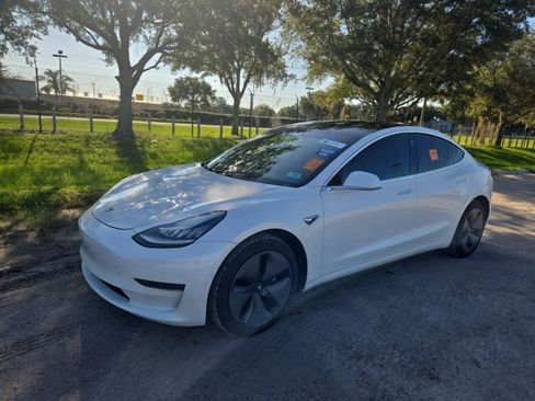 Used 2020 Tesla Model 3 Standard Range Plus RWD image 1