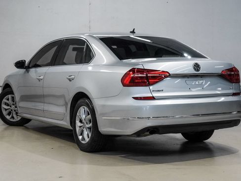 Used 2016 Volkswagen Passat 1.8T S FWD image 12