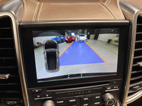 Used 2017 Porsche Cayenne S image 12