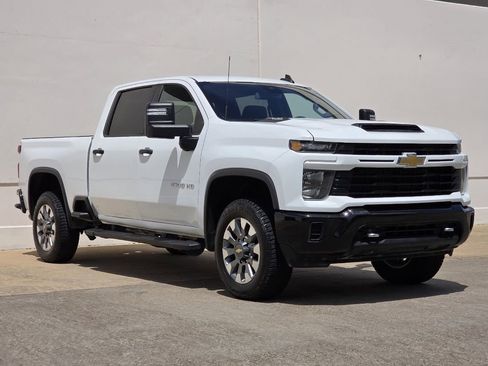 Used 2024 Chevrolet Silverado 2500 Custom w/ Custom Value Package AWD/4WD image 6