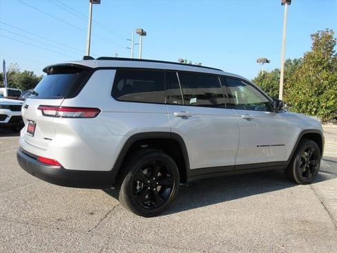 New 2025 Jeep Grand Cherokee L Limited w/ Black Appearance Package image 6