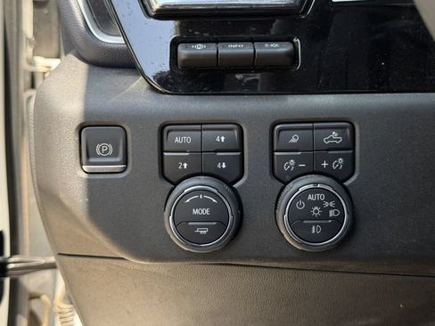 Used 2023 Chevrolet Silverado 1500 High Country w/ Technology Package AWD/4WD image 20