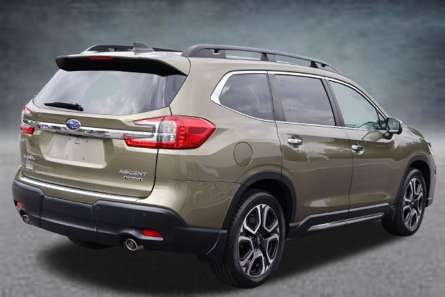Used 2023 Subaru Ascent Touring AWD/4WD image 3