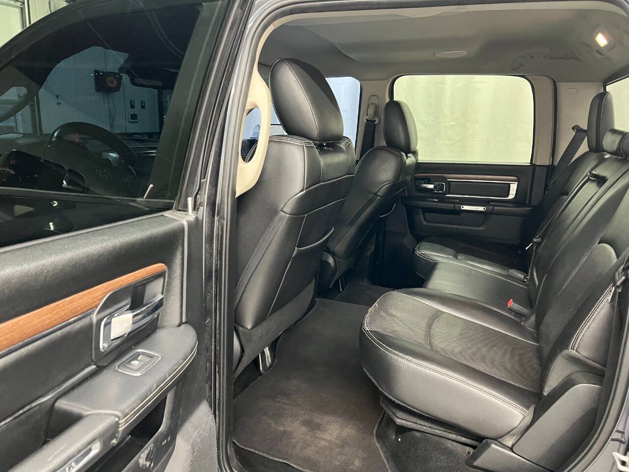 Used 2015 RAM 2500 Laramie w/ Protection Group AWD/4WD image 9