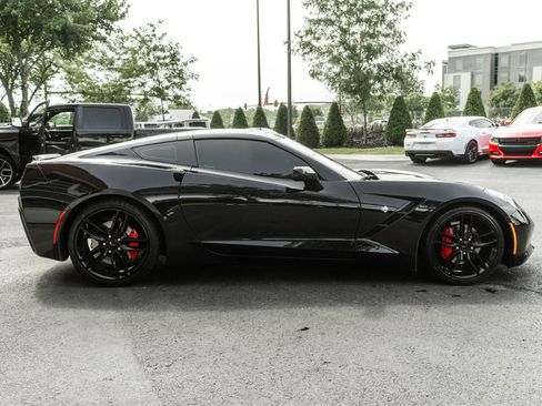 Used 2019 Chevrolet Corvette Stingray Coupe w/ 1LT RWD image 3