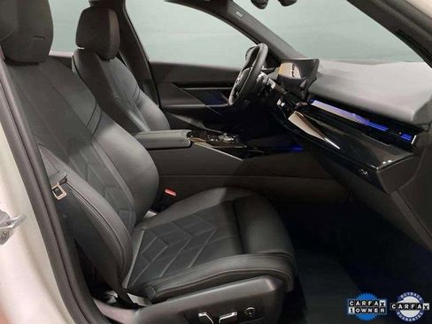 Used 2025 BMW 530i xDrive image 23
