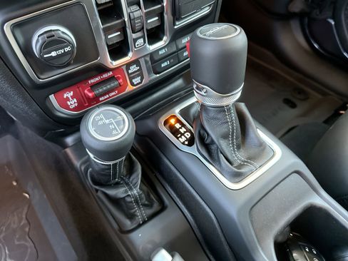 New 2025 Jeep Gladiator Rubicon w/ Convenience Group image 20