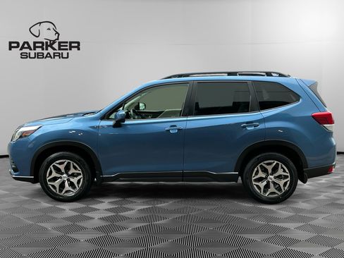 Used 2023 Subaru Forester Premium AWD/4WD image 2
