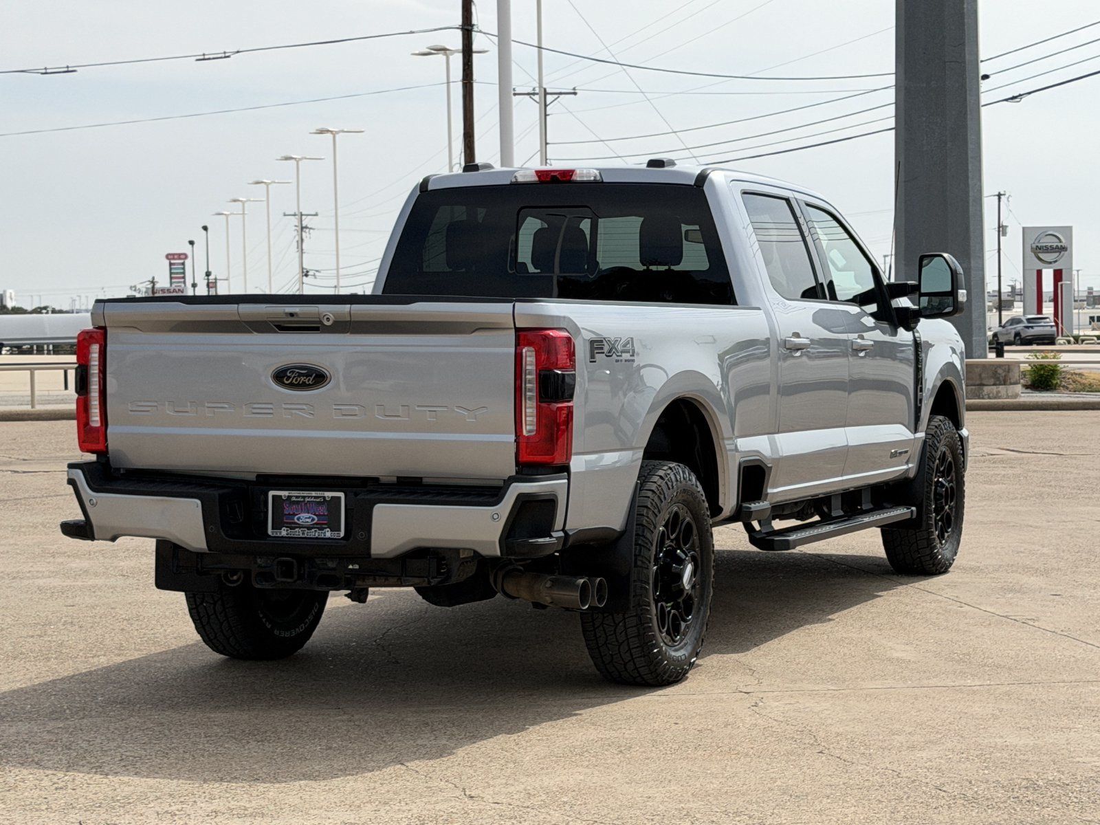 Used 2023 Ford F250 Lariat w/ Black Appearance Package AWD/4WD image 4