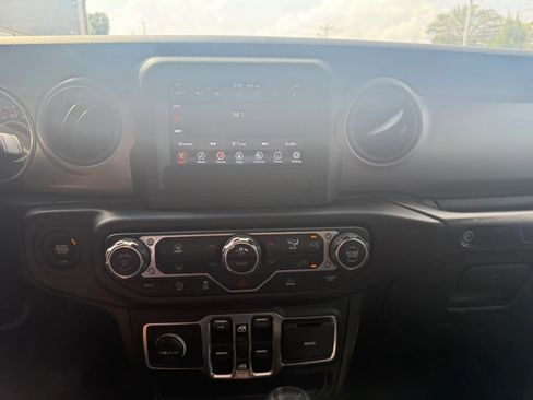 Used 2021 Jeep Wrangler Unlimited Sport AWD/4WD image 11