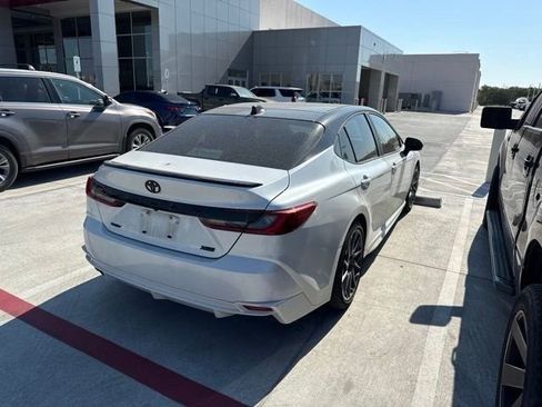 Used 2025 Toyota Camry XSE FWD image 8