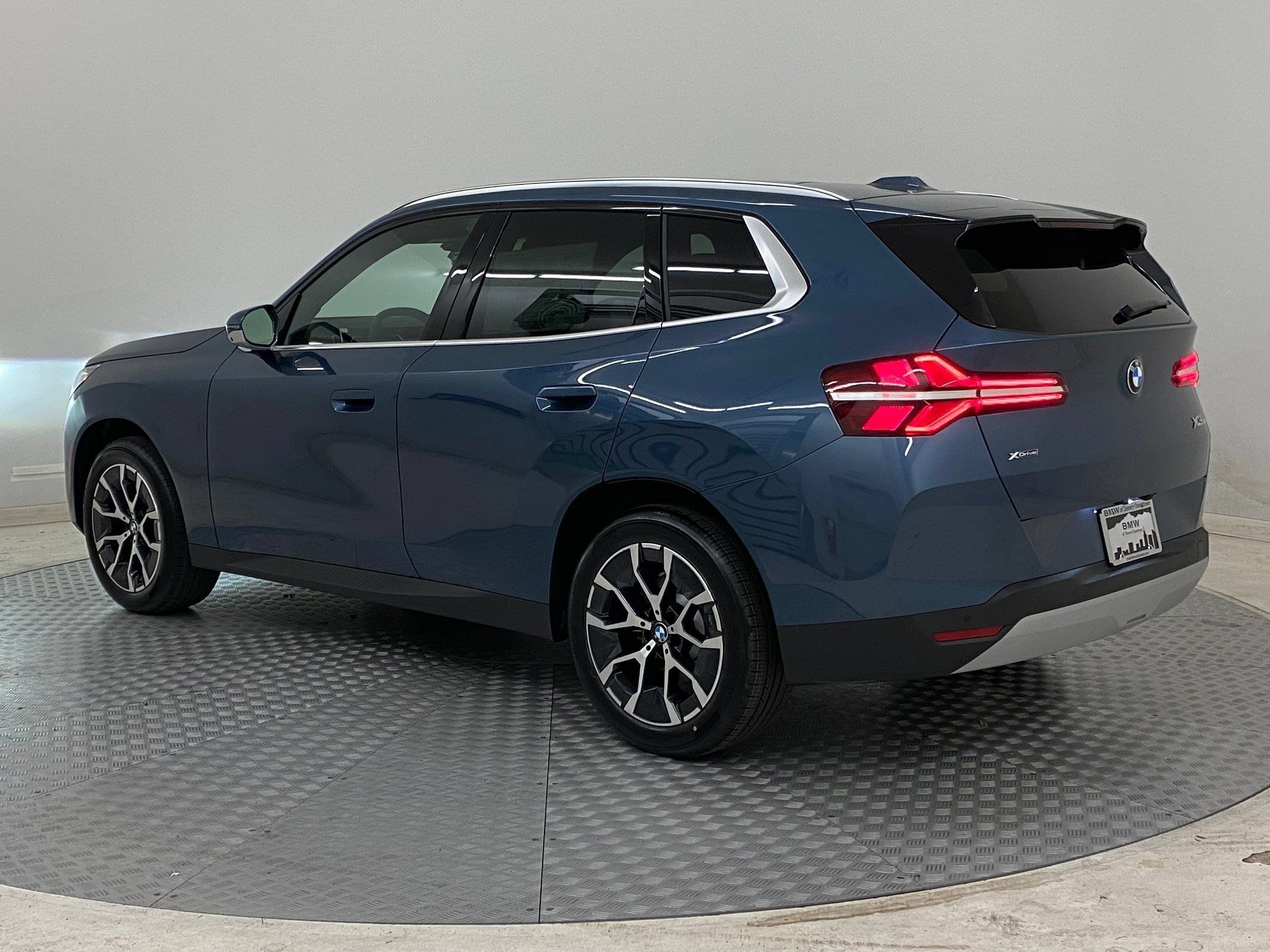 Used 2026 BMW X3 xDrive30i w/ Premium Package AWD/4WD image 3