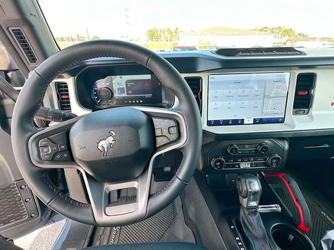 Used 2024 Ford Bronco Heritage Edition image 18