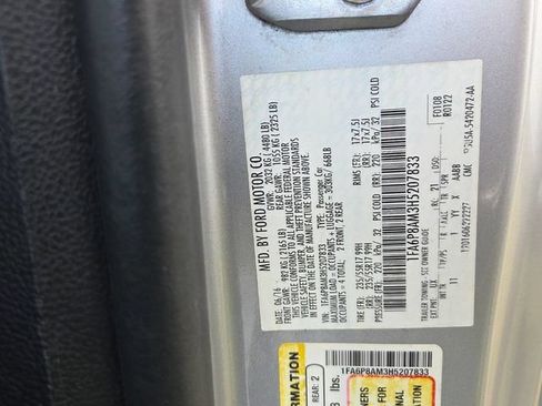 Used 2017 Ford Mustang Coupe RWD image 9