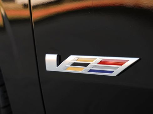 Used 2023 Cadillac Escalade V w/ LPO, ONYX Package image 8