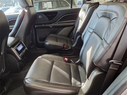 Certified 2023 Lincoln Aviator Reserve w/ Equipment Group 201A image 9