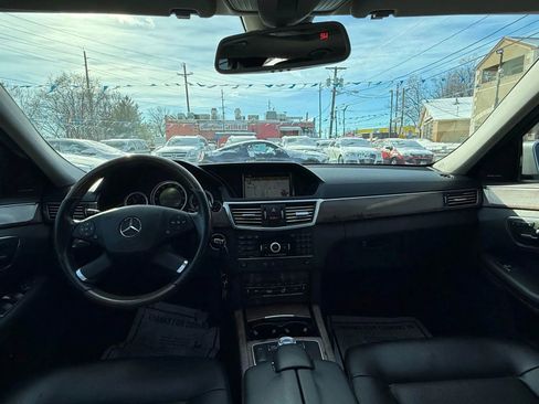 Used 2011 Mercedes-Benz E 350 4MATIC Sedan image 34