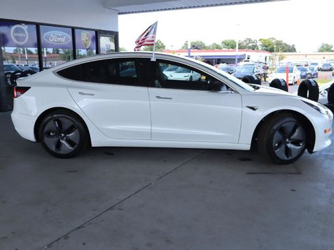 Used 2018 Tesla Model 3 Mid Range RWD image 6