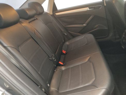 Used 2019 Volkswagen Passat Wolfsburg Edition FWD image 19